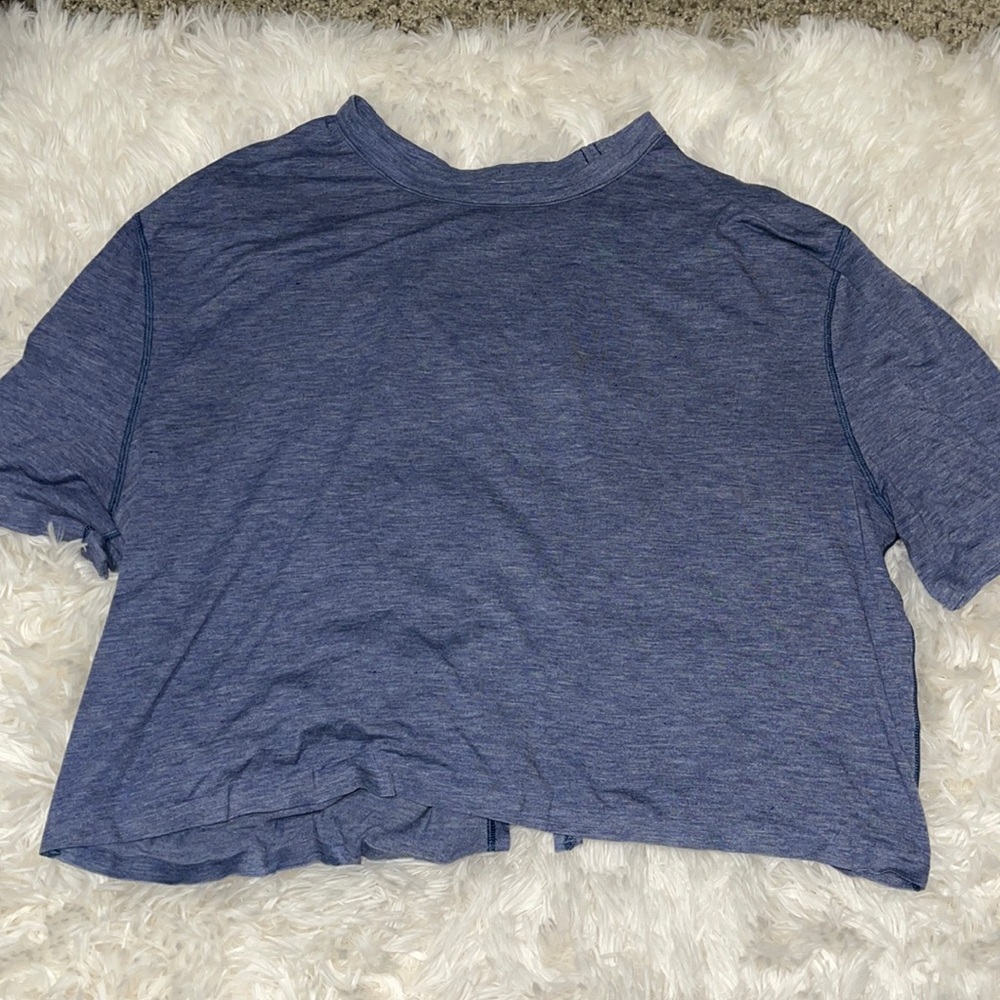 Lululemon cropped tee